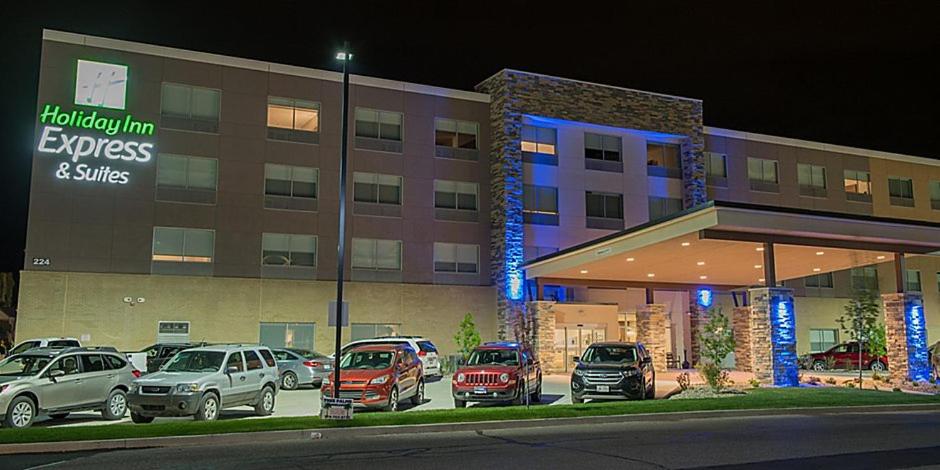 Holiday Inn Express & Suites Dayton North - Vandalia by IHG
